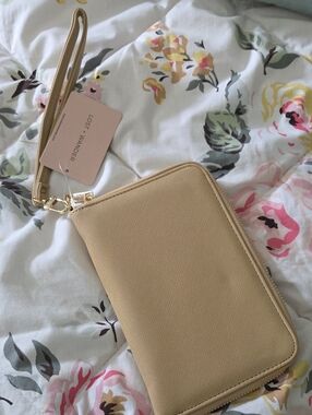 Lost + Wander Tan Zip Wristlet Clutch